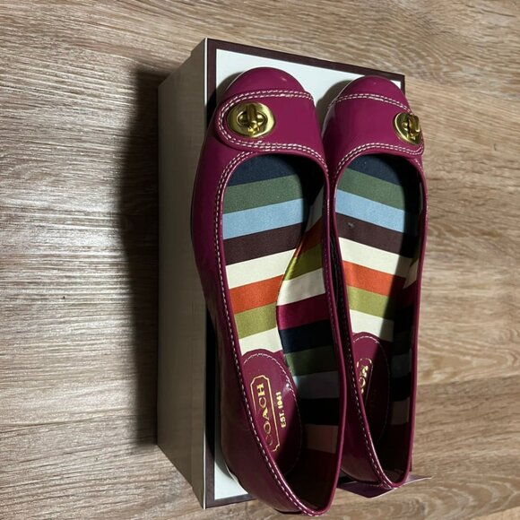 Coach Magenta Turnlock Flats Striped Interior (with Box) - Picture 4 of 12